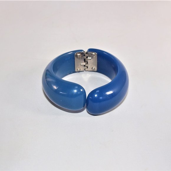 Vintage Thermoplastic Acrylic Clampler Cuff Bangle Bracelet - Picture 2 of 5